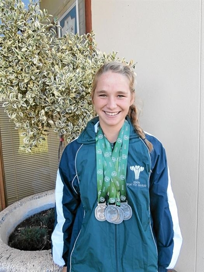 Fox swem medaljes los by SA kampioenskap